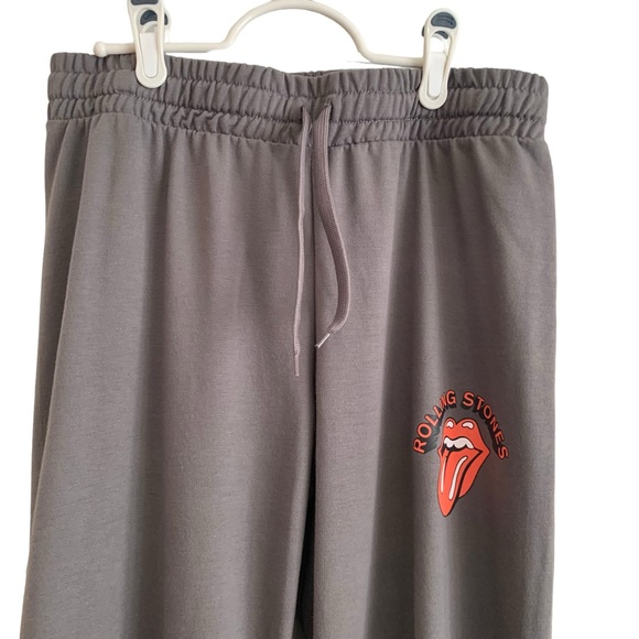 NWT Rolling Stones Sweatpants Joggers Charcoal Grey Tongue and Lips Logo Fandom - Picture 10 of 17
